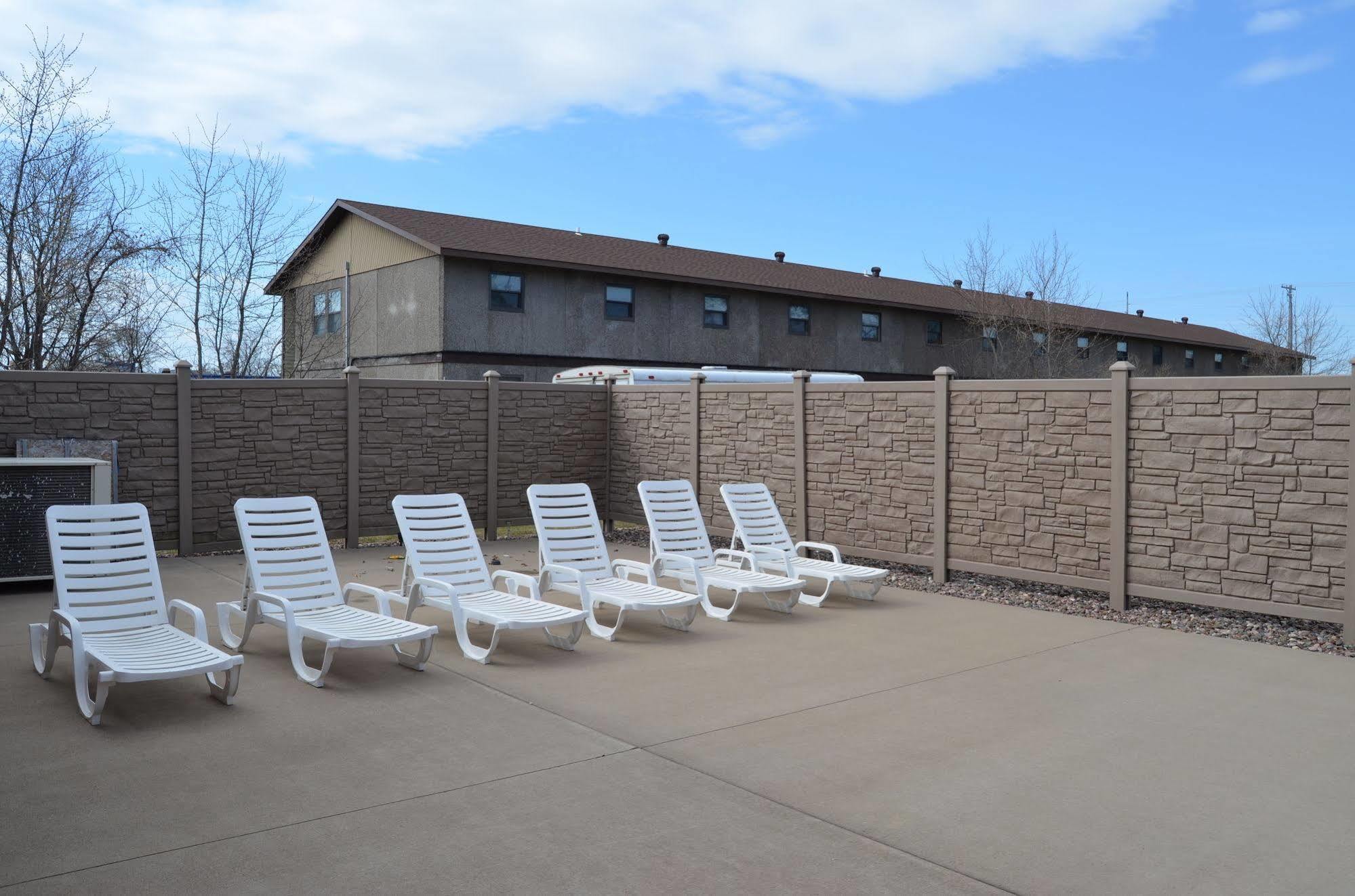 Econo Lodge Rice Lake Exterior photo